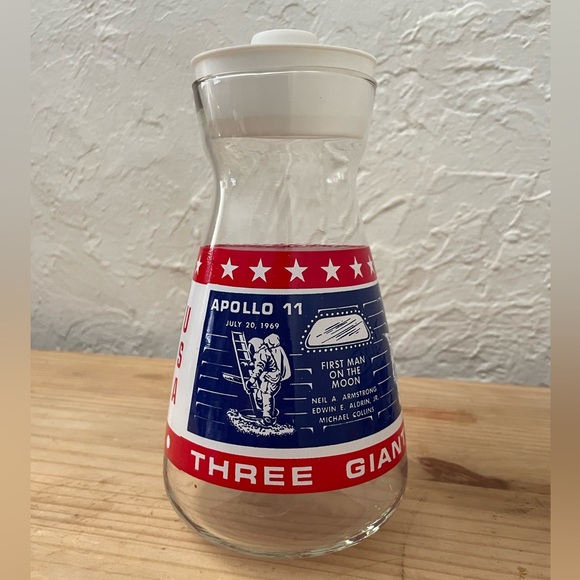 8 Vintage Collectable NASA whiskey glasses & pitcher - Picture 2 of 14